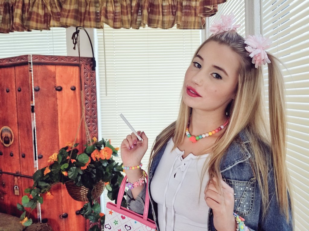 Carolina Sweets on X: good girl with bad habits @altasmoking  t.cogEpBDpDj9o  X