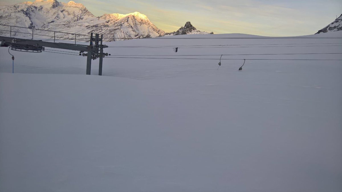 Pascal_Schaer's tweet photo. Schneemässiger geht kaum - #SaasFee  https://t.co/WqMqNYL7Pf @MySwitzerland_d #snow @valaiswallis https://t.co/VlUmbH3QRP