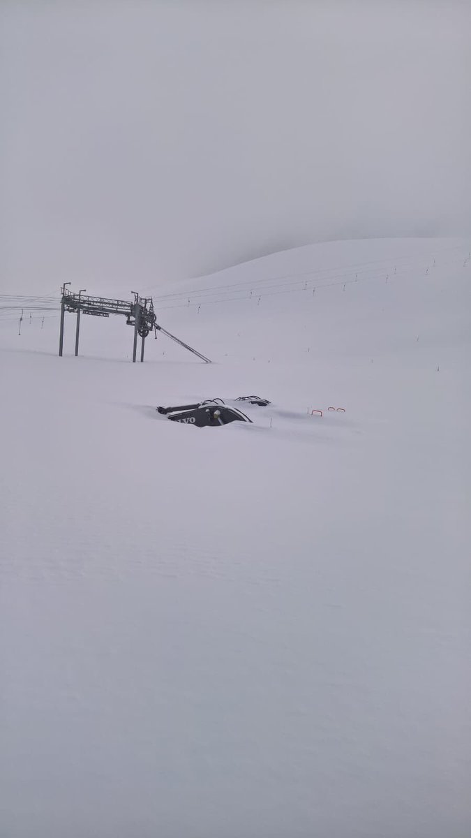 Pascal_Schaer's tweet photo. Schneemässiger geht kaum - #SaasFee  https://t.co/WqMqNYL7Pf @MySwitzerland_d #snow @valaiswallis https://t.co/VlUmbH3QRP