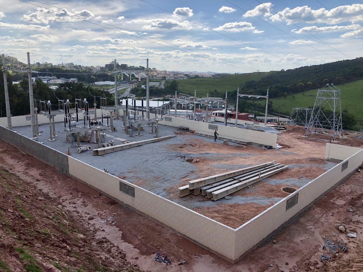 SE 138 kV. A gente só se lembra da importância da energia elétrica quando ela nos falta. As empresas brasileiras estão se dando conta de que construir um sistema de qualidade é o que garantirá sua máxima produtividade.