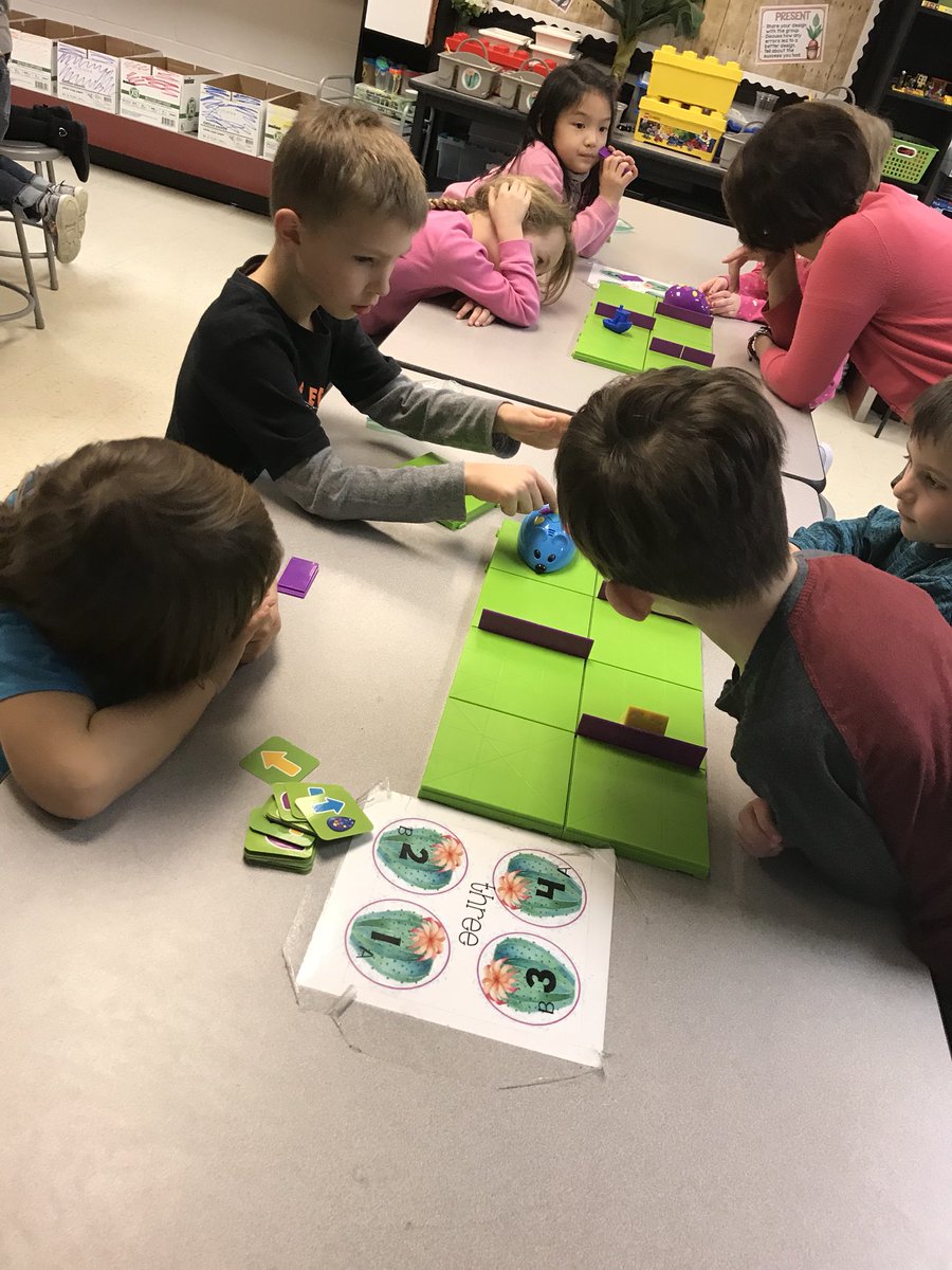 MrsK_STEAMLab's tweet image. I ❤️ watching my Kinders code! 
#kinderscancode #boone2020