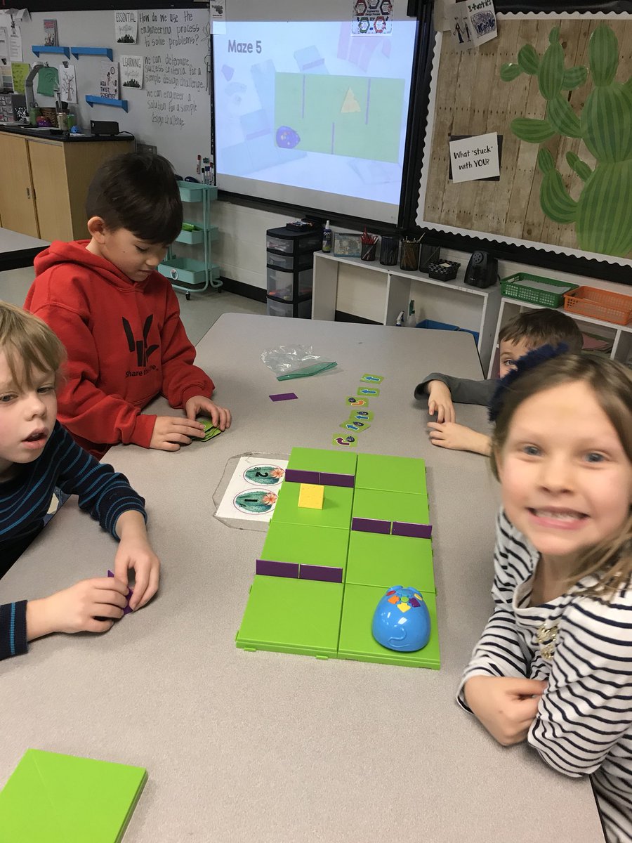 MrsK_STEAMLab's tweet image. I ❤️ watching my Kinders code! 
#kinderscancode #boone2020