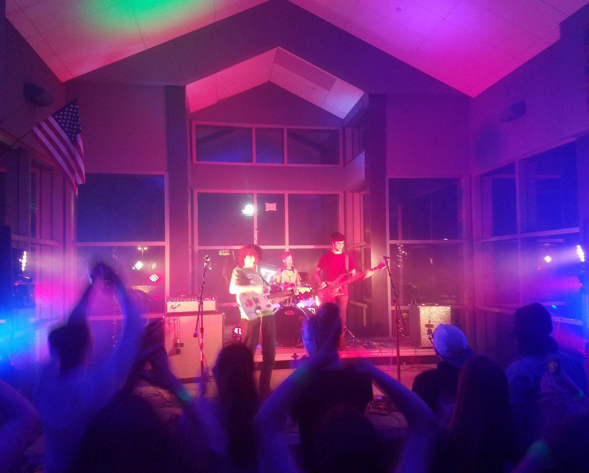 typical_citizen's tweet photo. This is from last year's unity concert! Wanna be apart of the fun this year? Come join us, @Gusthonnings, @_AllWeveGot_, and @wefinishedlast for some super awesome music and free food all for only $5! https://t.co/XXXM1GDuUs