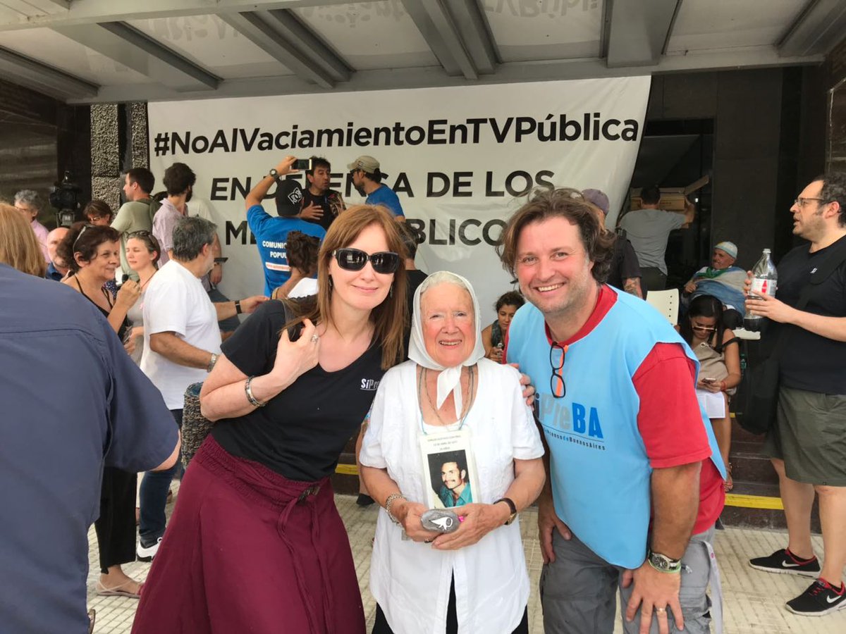smcassina's tweet photo. Con Norita Cortiñas, @DelegadosC13yTN Presente! En el abrazo @Canal7SiPreBA . Con @nachobam67  #NoAlVaciamientoEnTVPublica https://t.co/t6zTENqYi1