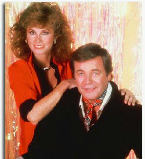 ladyneiagui2000's tweet photo. Ja se passaram 10 Anos que essa nota foi publicada, Sony Pictures lança oficialmente nesta semana o box em DVD com a segunda temporada da série Casal 20 (Hart to Hart), sucesso nos anos 80.
Quando será que a @SonyPicturesBr 
@SonyPictures 
Vai nos dar essa alegria novamente? https://t.co/5HJ62CLaZg