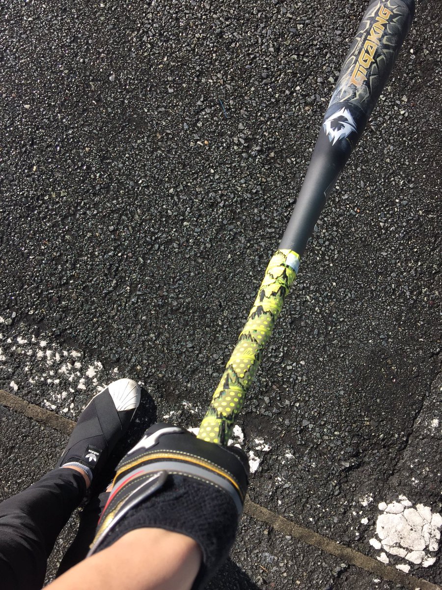 kouki_d_out's tweet image. 今日も100球。

遂に手袋が破れましたとさ、にしても人生で一度もバッティングセンターでホームラン打ったことないなー。

映像行ってきやす！