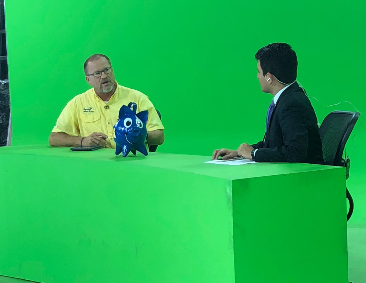 Cerramos el día con la visita a <a href="/DC4_TCS/">Deportes Canal 4</a> <a href="/IlopangoAirShow/">Ilopango Airshow</a> #Faltan4Dias #Airshow #GiradeMedios @ecoagenciasv #RRPP
