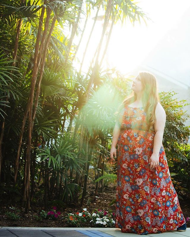 maureenkeavy's tweet photo. We got a taste of spring this weekend and I am already looking forward to not wearing a coat anymore. 📷: @jennaclarephoto 
#latergram #vidcon2017 https://t.co/Y8aAlRwwqp https://t.co/CzKqny9VI7