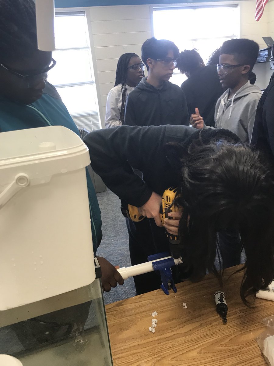 Awesome time building Aquaponics systems with my students thanks HATponics! <a href="/CooperSTEMAcad/">Cooper Stem</a> <a href="/STEMcobb/">Cobb County STEM/STEAM & Innovation Department</a> <a href="/HATponics/">HATponics</a>