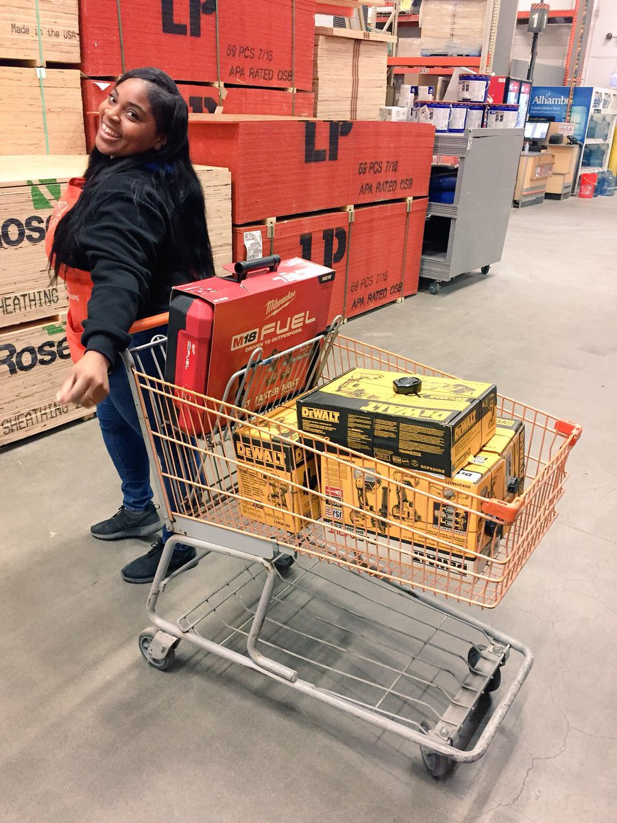 BecklerJoshua's tweet photo. Lakeisha with another customer service recovery! https://t.co/xLU4mRuHHR