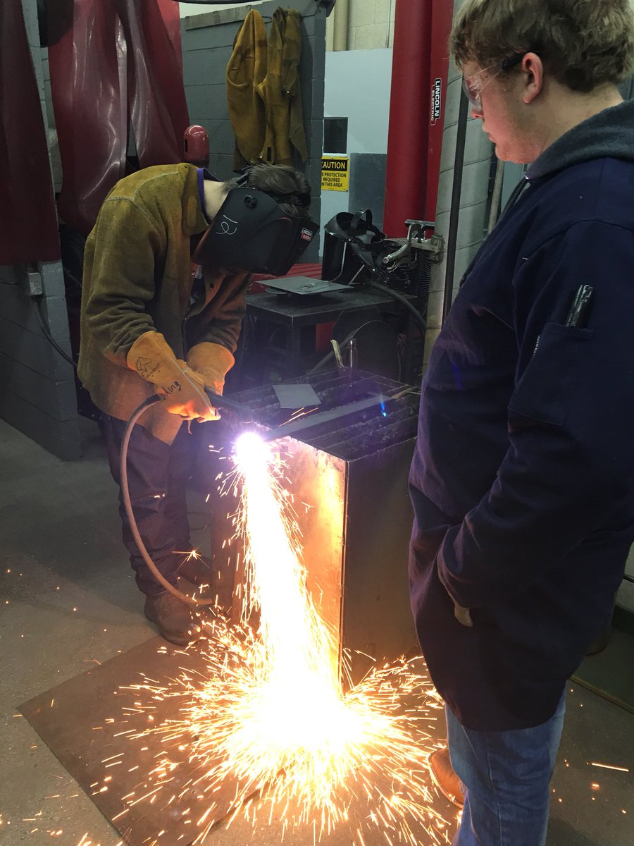 MeceolaTech's tweet photo. Career Connect@ MeceolaTech hosting an informational open house! Free technical training for adults completing their GED or High School Completion. #careerconnect@meceolatech #meceolatech #skilledtrades https://t.co/tT3hiEafW4