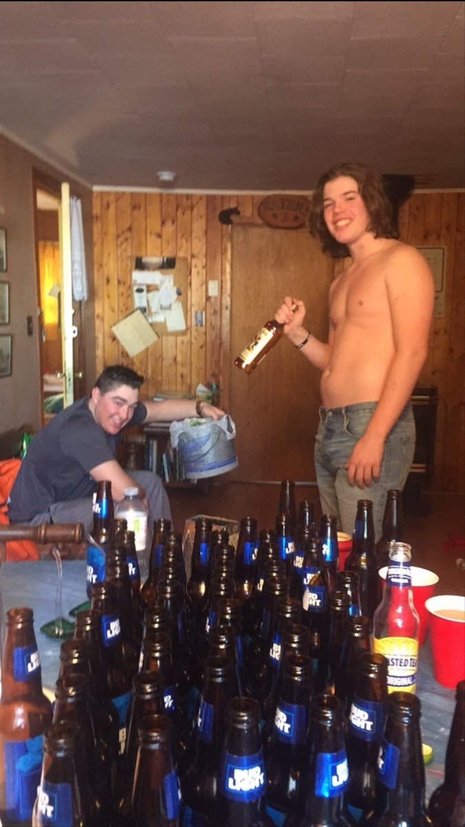 hubergreg14's tweet photo. Happy birthday Ronald!!!!🍺🍺 @ryanshantz_14 https://t.co/WsyHuD83X8
