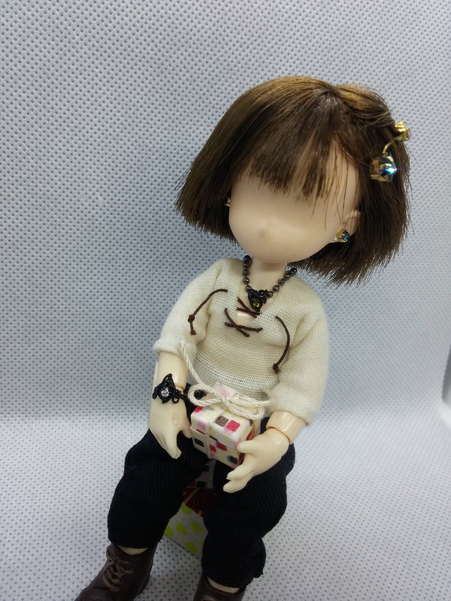 Chiwango_Shop's tweet photo. プレゼントボックスと一緒にカシャッ
ネックレス3色です。
minneに出品中です。
#ハンドメイド #オビツ #オビツ11
#ドール #ビーズ #アクセサリー #minne #bjd #hanbmade #dollstagram #doll #dolls https://t.co/qnCbtbOL7Y
