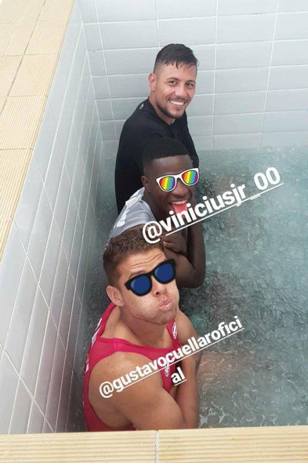 Fla81SRN's tweet photo. Expectativa /// realidade https://t.co/7WXJkW9eOA
