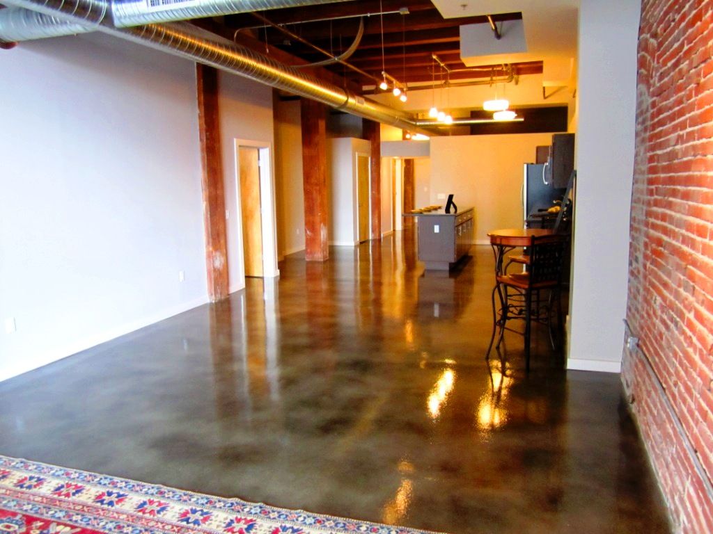 LeasingKC's tweet photo. Old Townley Lofts in Kansas City, MO https://t.co/xIKxrDH6mm

#LeasingKC #RentKC #KCapartments https://t.co/zfFfV4lrWL