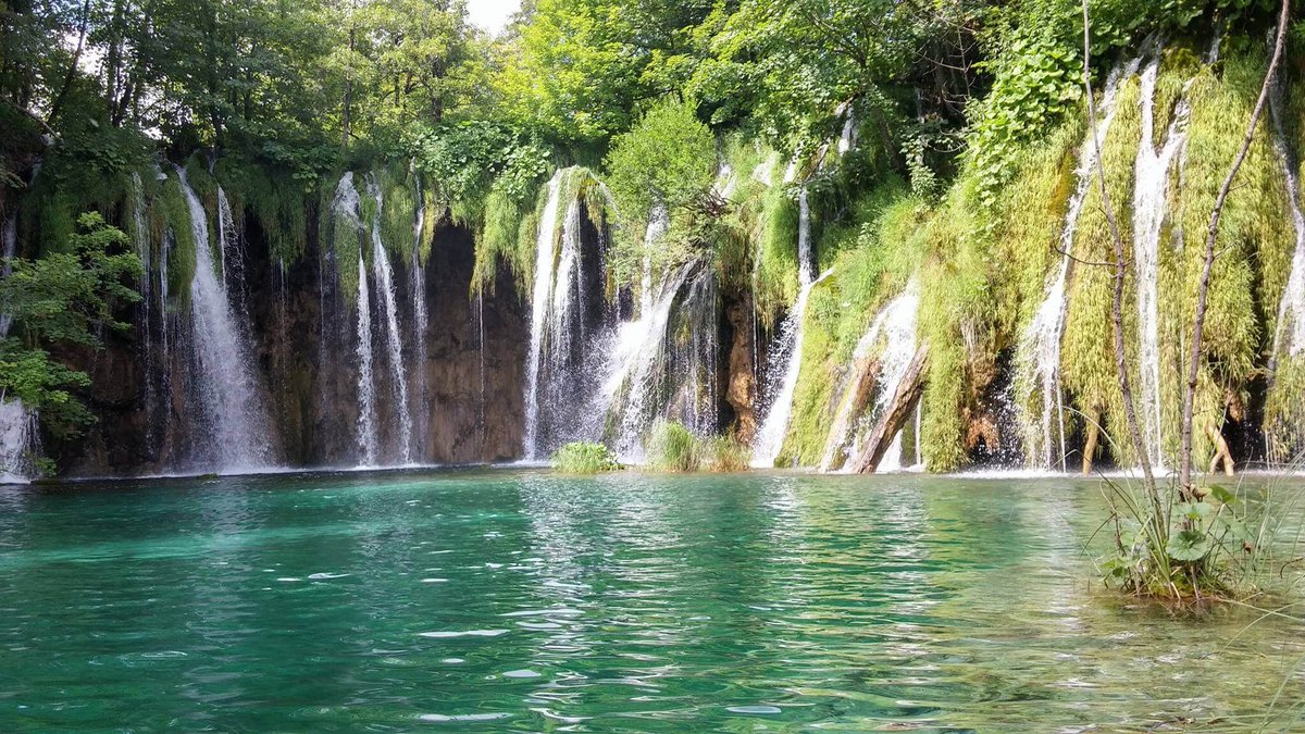 Croatia's national parks are pretty awesome, too! #TRLT bit.ly/1MQt0Es  via <a href="/BradtGuides/">Bradt Guides</a>