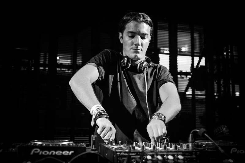 parantifm's tweet photo. #TripleHits by @Alesso
ft. @ToveLo - Heroes | ft. @RoyEnglish - Cool | ft. @Anitta - Is That For Me
#DJ @RonyPeoplez_& @nunulusyana
#HITSnyaPandeglang https://t.co/q4WBDQjPXL