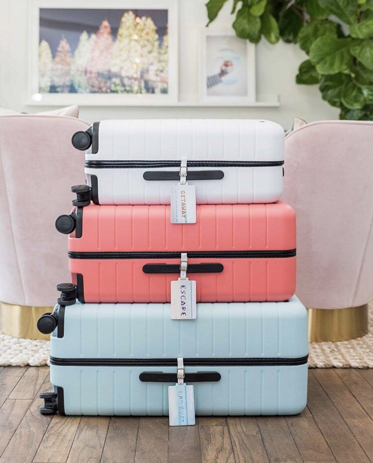 We can’t stop dreaming of a vacation. Where are some of the places y’all want to travel in 2018? 📷 <a href="/GrayMalin/">Gray Malin</a>