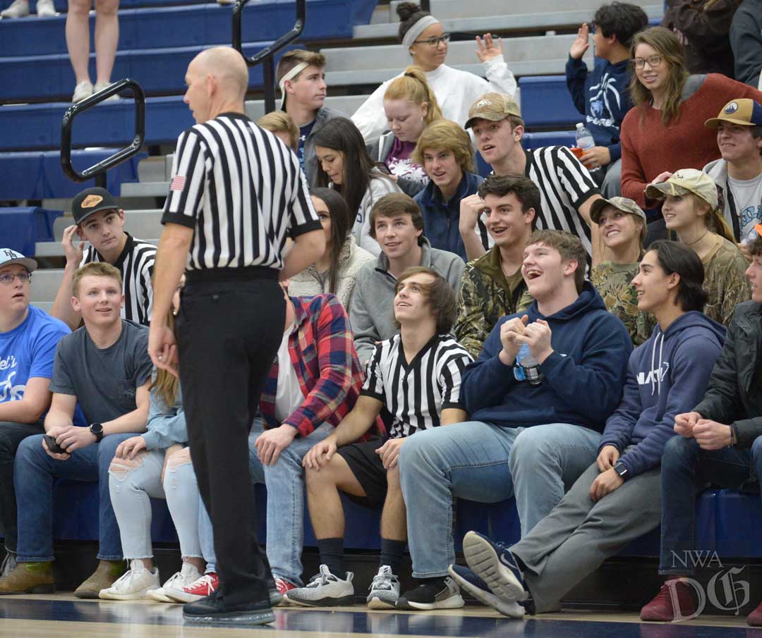 NWADemGazPhotos's tweet photo. Imitation is the sincerest form of flattery. Just sayin' @HarBerWildcats and Van Buren boys up next #ARPreps @NWAPaulB https://t.co/ti1wVEus9V