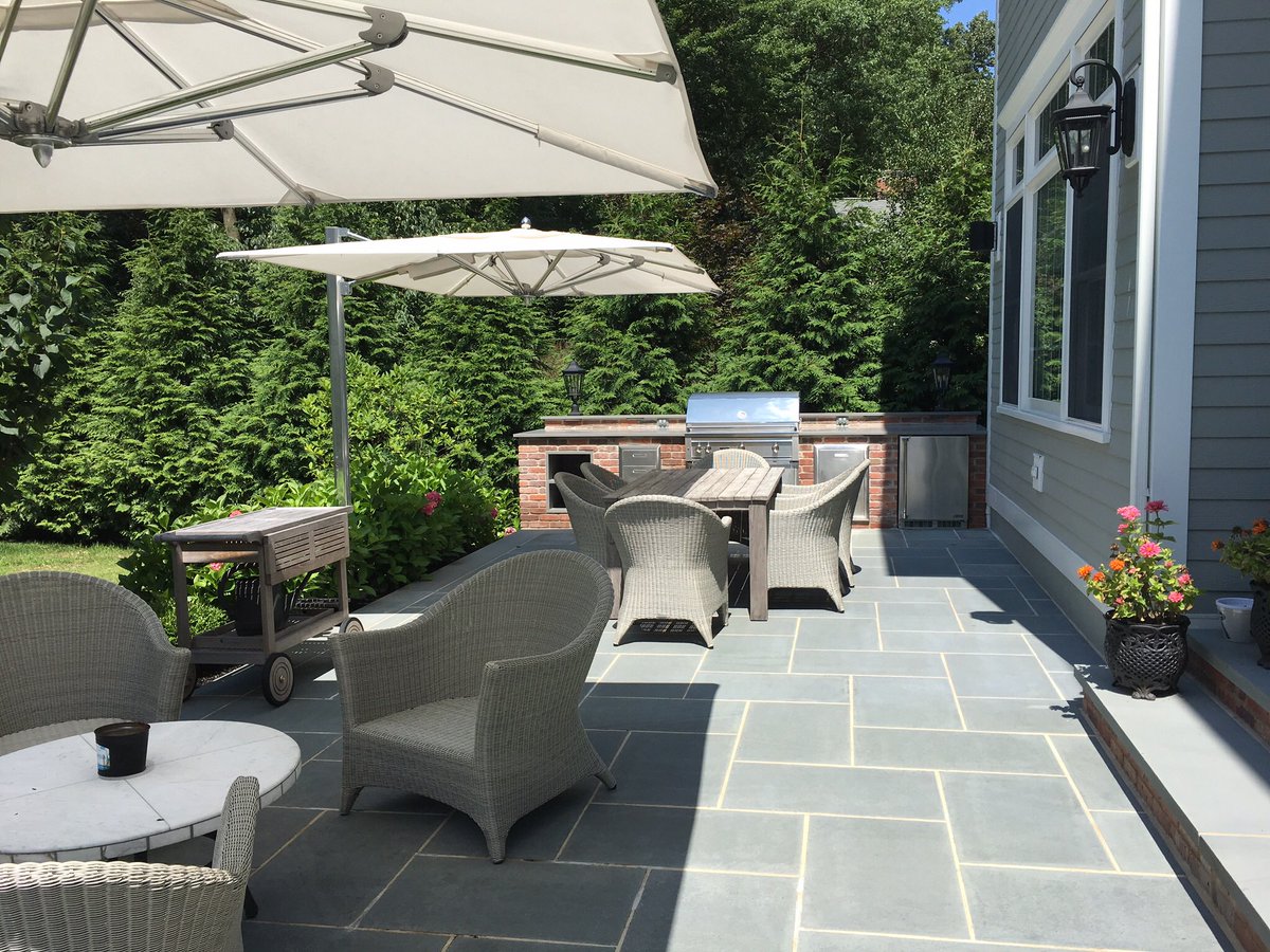 PrimeBuilds's tweet image. Here’s an all brick and quartz grilling station &amp;amp; bar.  Perfect addition to their bluestone patio expansion.  All done by @PrimeBuilds #PrimeConstruction #PrimeBuilds #PrimeConstructionRemodeling #ExcellenceIsAHabit #ThisIsOurWork