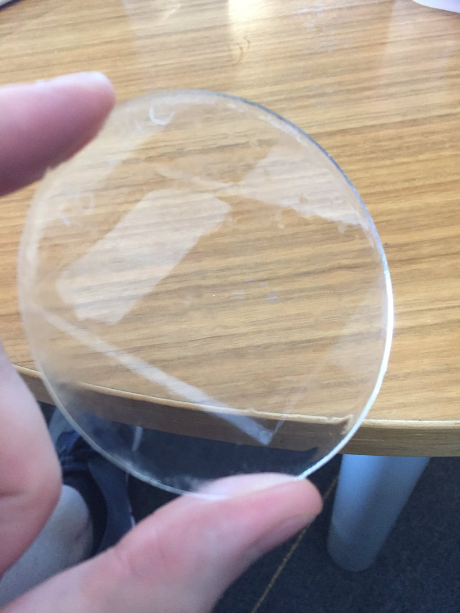 MatheuBroom's tweet photo. Thatβs one bumpy coating of SU8. I wonder if this has anything to do with using chemicals that are 2 years out of date π‘ #phdfails https://t.co/uPcVCI06Qd