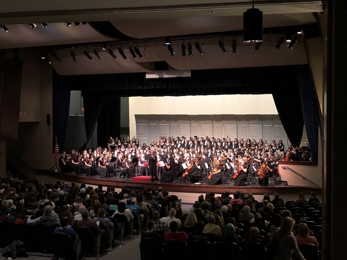 warhill_theatre's tweet photo. What a FANTASTIC concert by @WarhillChoir @lionsorchestra and all of the WJCC Choirs and Orchestras!!! Bravo!!! https://t.co/ukxwFO6u8F