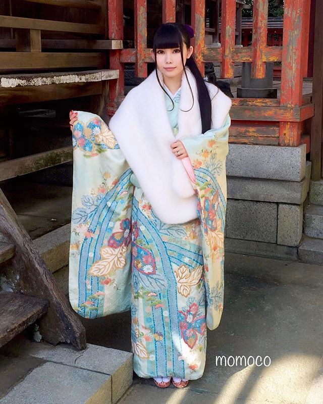 Momoco Na Twitterze 撮っていただいた方の写真です 寒い日が続きますので 皆様お気をつけてお過ごしください 振袖 着物 和風 水色 黒髪ロング 黒髪ロングヘア ポニーテール Longhair Superlonghair Kimono Japan Lightblue T Co Dxbt9eyngb