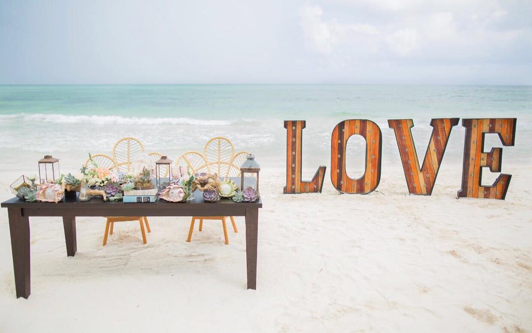 FianceeBodas's tweet photo. Momentos únicos llaman a un lugar único ☀️ @HotelAnayJose 
#playa #charmingyou #hotelboutique #cabañas 
https://t.co/JUcF5brcj1 https://t.co/JHhRD3aQU0
