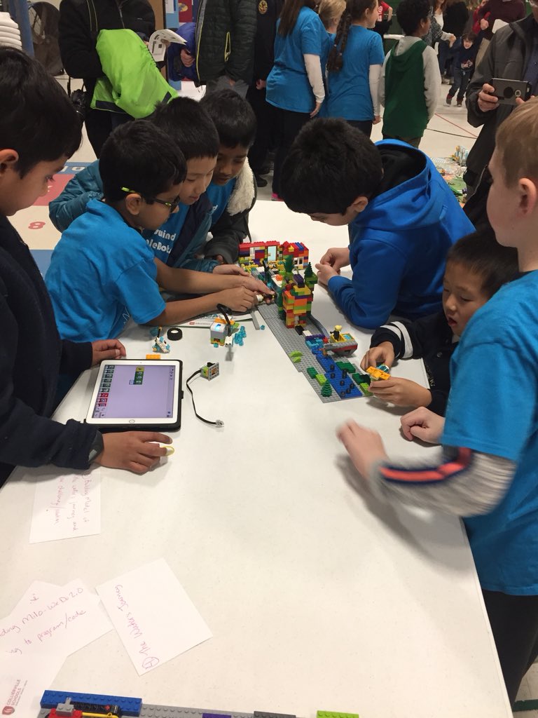 LowesLadybugs's tweet photo. These kids sure did make me proud!! They even solicited to random people so they could tell their story!! #wannaseemyrobot #crosswind #fll #juniorrobotics #future #makelearningfun #itsallaboutthekids @terriplunk https://t.co/iRblcCdW2B
