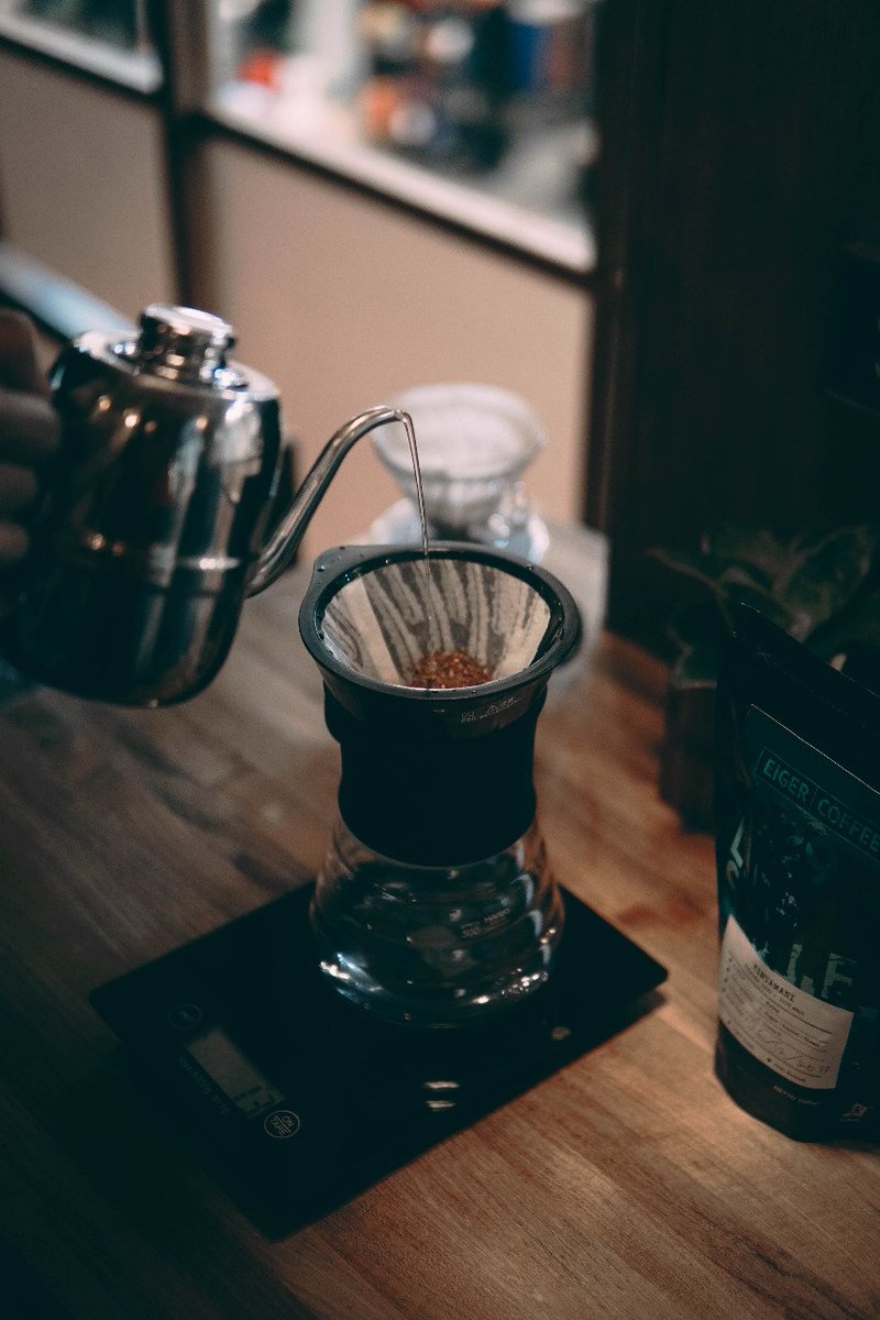 eigeradventure's tweet photo. Kapan waktu yang tepat untuk meminum kopi??
.
Menurut penelitian, waktu yg tepat minum kopi adalah pagi menjelang siang 09:30-11:30 dan siang menjelang sore 13:30-17:00 saat tubuh mulai merasa lelah.
.
#EigerAdventure #EigerTropicaladventure #EigerAuthentic #EigerCoffee https://t.co/ZMaXWqT3pU