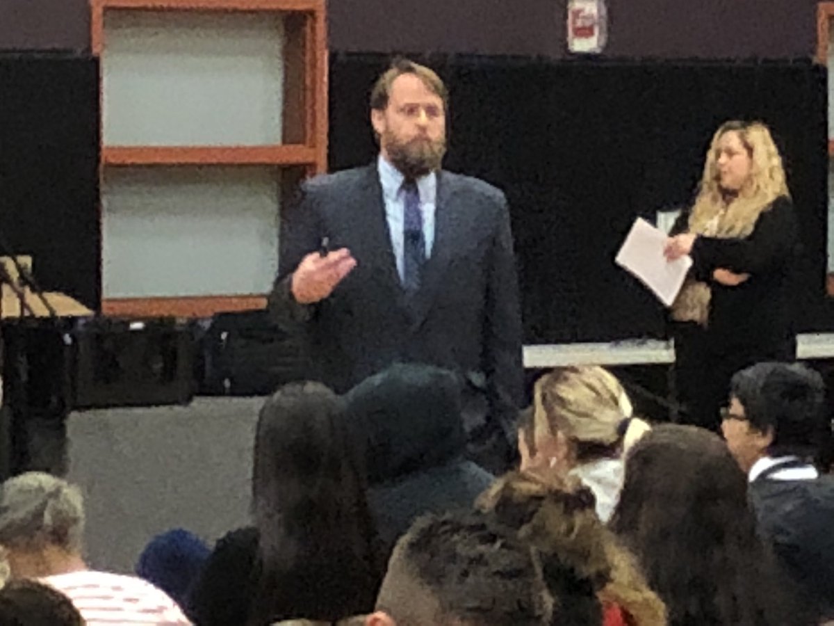 pharding2's tweet photo. @ValVerdeHigh @garrickCowen  sharing with our community how we are using LCAP to create a learning organization that puts our students first. #LCAPWORKS https://t.co/G9TXUpVHDX