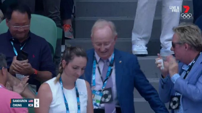 DURge27VoAE_Ede?format=jpg&name=small