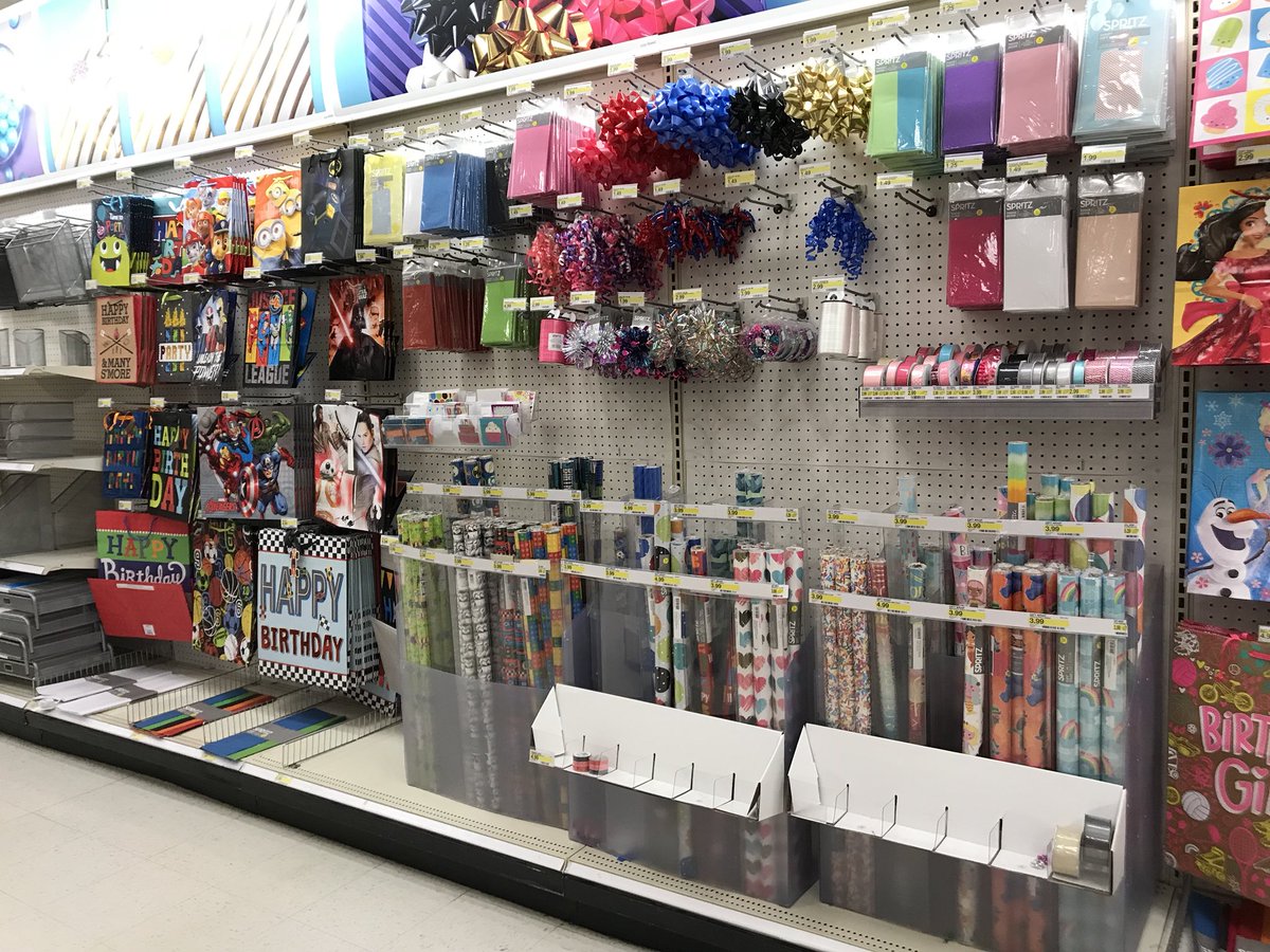angieh717's tweet image. Every item zoned and scanned. Tuesday night stat scans with @kendnlee #partyonpartypeople #scanitall #100%accurate #Btownonlydoestouchdowns #forthekids