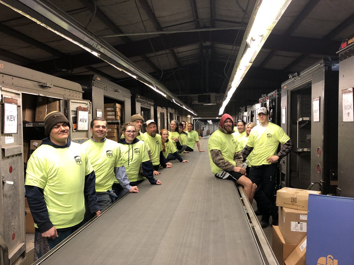 Chehalis preload done with 25 min til driver start. #anotherdayattheoffice #chehalisseagulls #teamwork #teamups