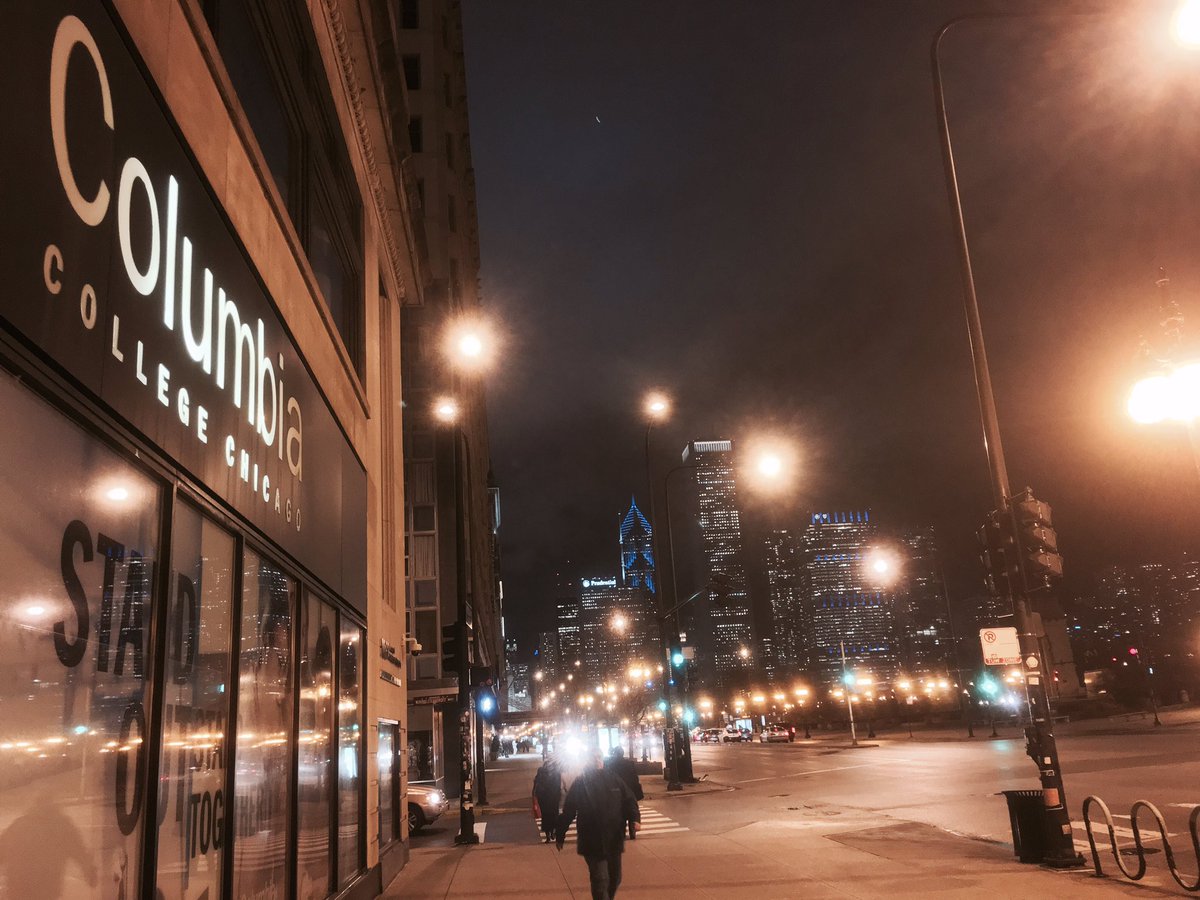 yonty's tweet photo. Going out of the office after first day of #teaching @ColumbiaChiComm @ColumbiaChiComm #Chicago #FeelingLucky #COMM102 https://t.co/Sz2HZ4L36S