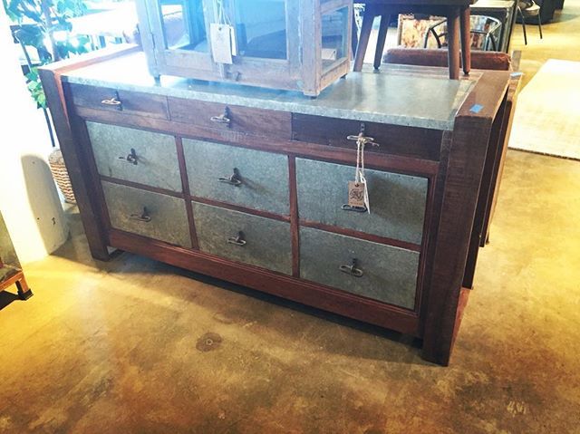 One of a kind creations by our own branded “Destination Design” collection by Widget Home. Bench made, hand made. 100% reclaimed materials. #salvage #salvagedwood #reclaimedwood #reclaimed #madebyhand #madewithpassion #furniture #furniturecustom #customd… ift.tt/2DrMIor