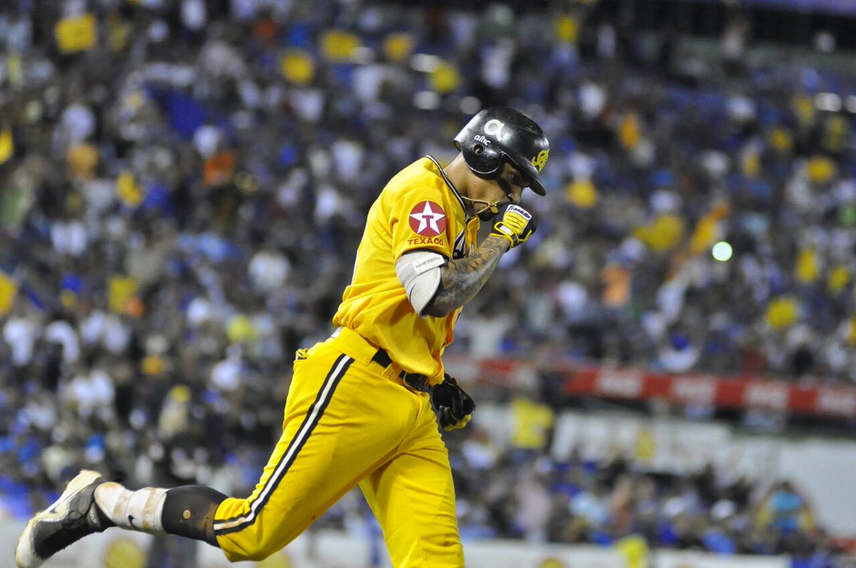 aguilascibaenas's tweet photo. 🦅#Águilas 8 - 🐯#Tigres 1 

⚾FINAL 

#ACvsTL #SerieFinalLIDOM
#VuaLaAguila #Juego1SFLIDOM https://t.co/5pTCArNdVm