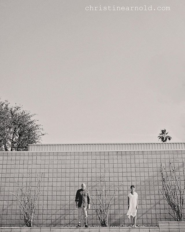 The backdrops in Palm Springs are endless #elopementwedding #psweddingelopement #weddings #art #blackandwhite #architecture #palmspringsarchitecture #midcenturymodern #weddingportraits #notyourmomsweddingphotographer ift.tt/2G7n8Xz