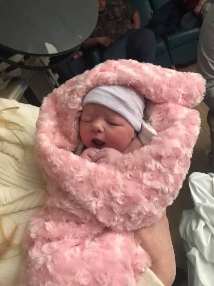Staples_22's tweet photo. Yo I became an uncle today! She looks like a little alien but I can’t wait to meet her! #unclejonjon https://t.co/YKkvq5Wx9I