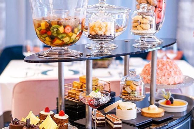 Jazpster's tweet photo. Nothing quite like a whole trolly of #desserts to give us that midweek boost!
📍: NEW #TablescapeSG at revamped #GrandParkCityHall
.
.
.
#sgfood #foodsg #instasg #instafood #foodporn #igfood #sharefood #igfoodie #foodpics #forkyeah #whati8today #f52gr… https://t.co/LZJRxitVze https://t.co/i7Y1DTCVuu