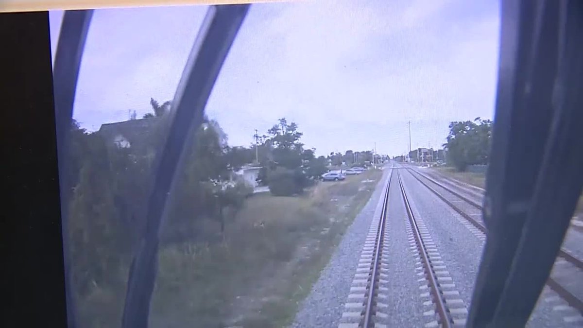 Video show moments before Brightline train hit bicycle rider bit.ly/2n5gtEI https://t.co/2KPMPZdkXG