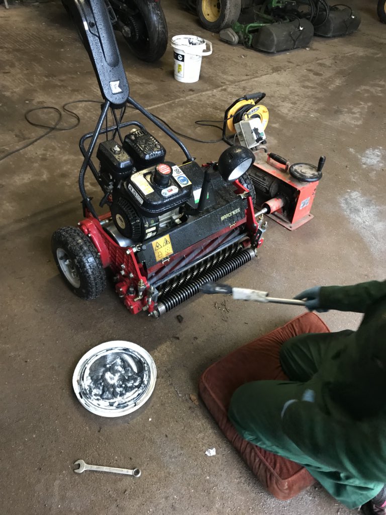 EastDevonGC's tweet photo. Wet and windy day on the golf course but the maintenance continues #greenkeeping #backlapping #cleancut https://t.co/zlR0UmJw2c