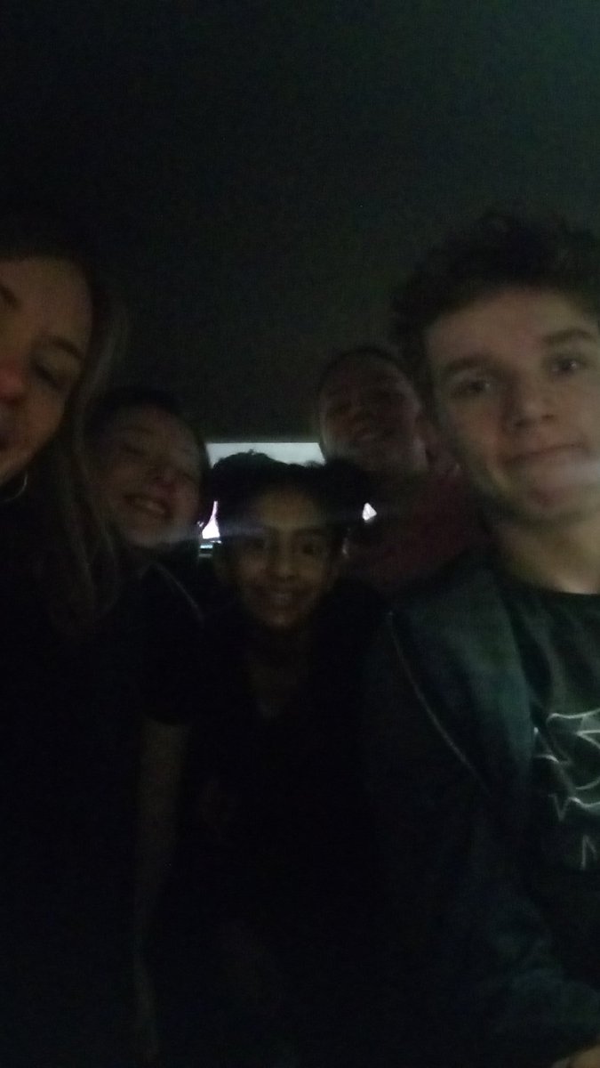 hannah_persaud's tweet photo. Made it to Stratford with this https://t.co/rkQnX5154L chat included politics, religion, attendance data and the difference between yaks and yams. Young people are awesome. #NextGenerationBackstage @RSC_Education #lingscreativehub https://t.co/W81IlDviBr