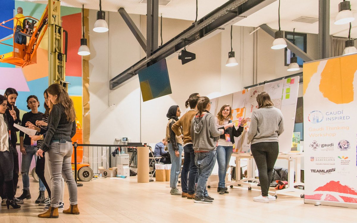 GoogleES's tweet photo. Más de 100 artistas y emprendedores de toda España se reunieron la semana pasada en @CampusMadrid para explorar cómo arte y emprendimiento pueden ir de la mano en #CampusCreativityWeek. ¡Te lo contamos en el blog! → https://t.co/AtHaoFu4Ua https://t.co/8QVosFR9L2