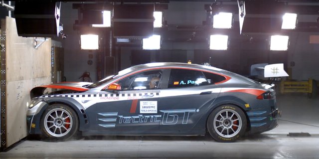 EGTChampionship's tweet photo. Tesla Model S P100D race car prepared by Electric GT Holdings Inc. passes official FIA crash test ahead of Electric Production Car Series debut in 2018.👍
#FIA #TeslaModelS #AgeOfLight https://t.co/hZGIwHkOGZ
