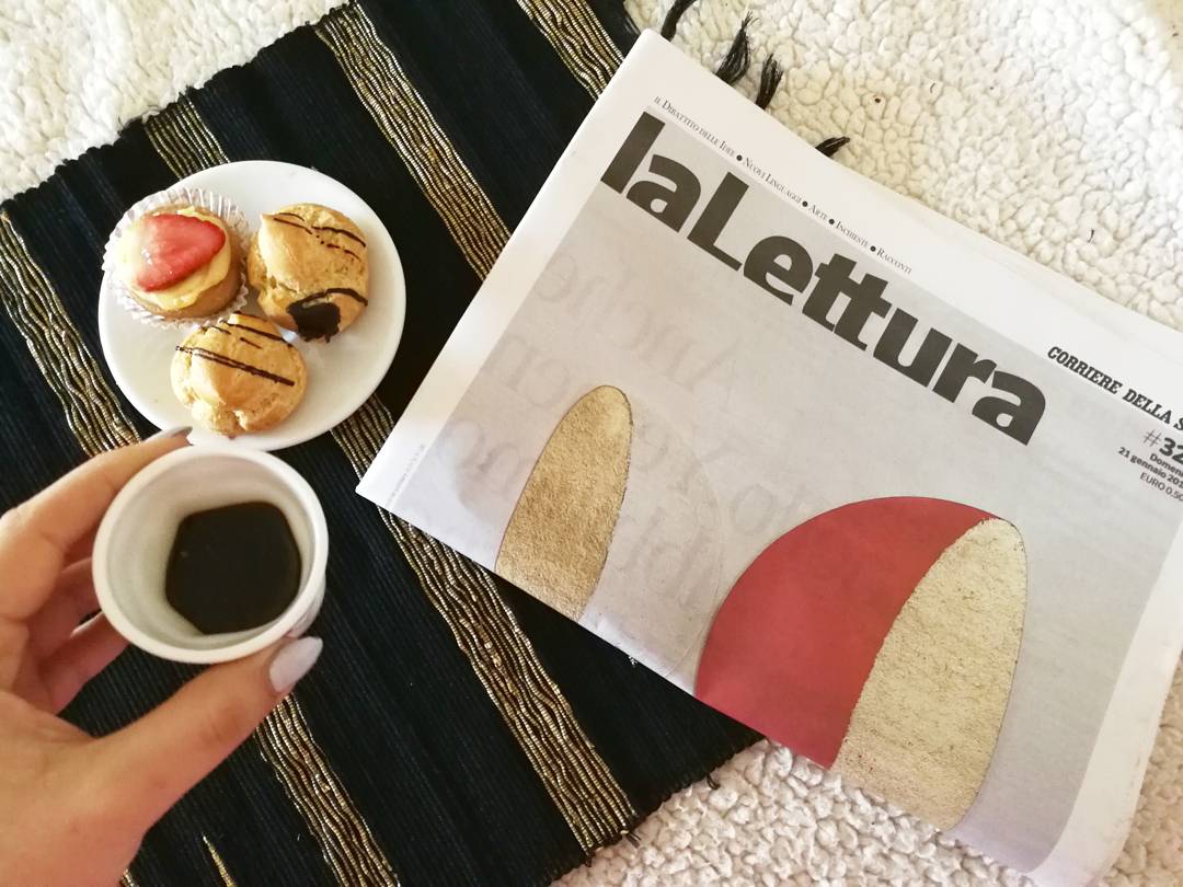 Un #buongiorno calorico e culturale 😋☕️
#LaLettura #VivaLaLettura