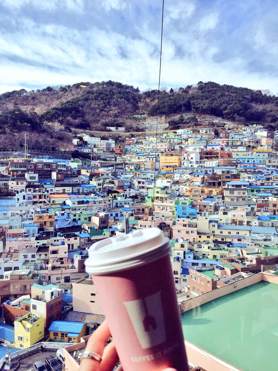yourstrulyny's tweet photo. Stumbled across a cute cafe with THE BEST VIEW!😍😍 https://t.co/JGaIxewNHa