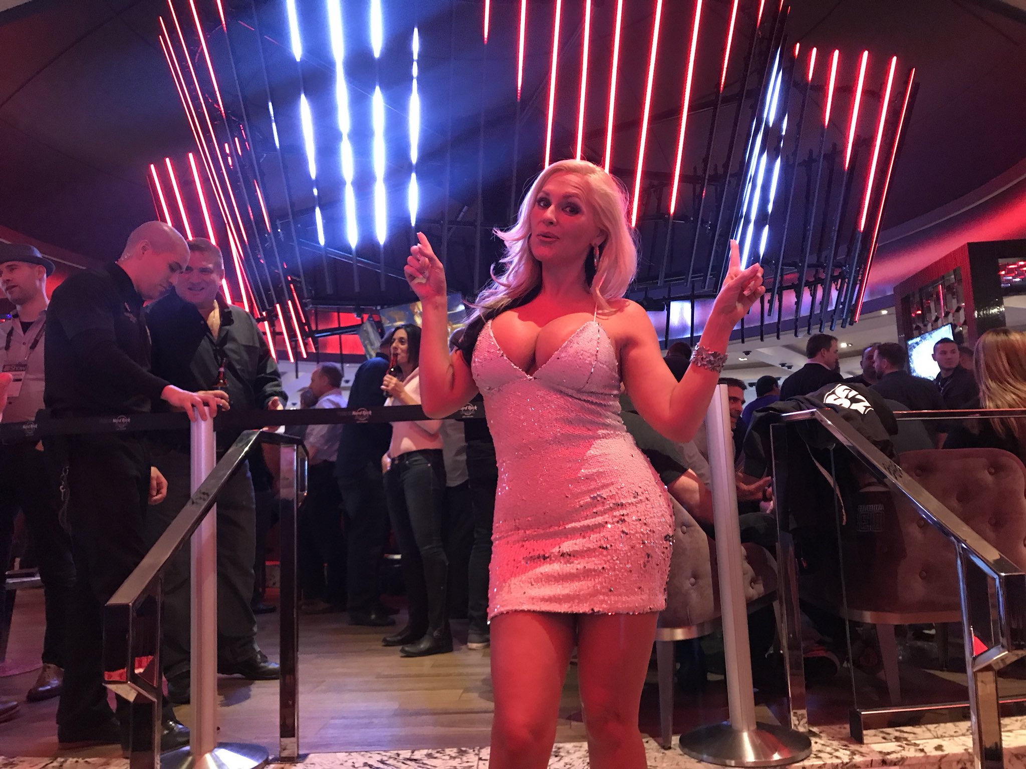 Guess where we are?!? @aeexpo here we go with @alenacroftxxx https://t.co/HQ1WSZzLH2