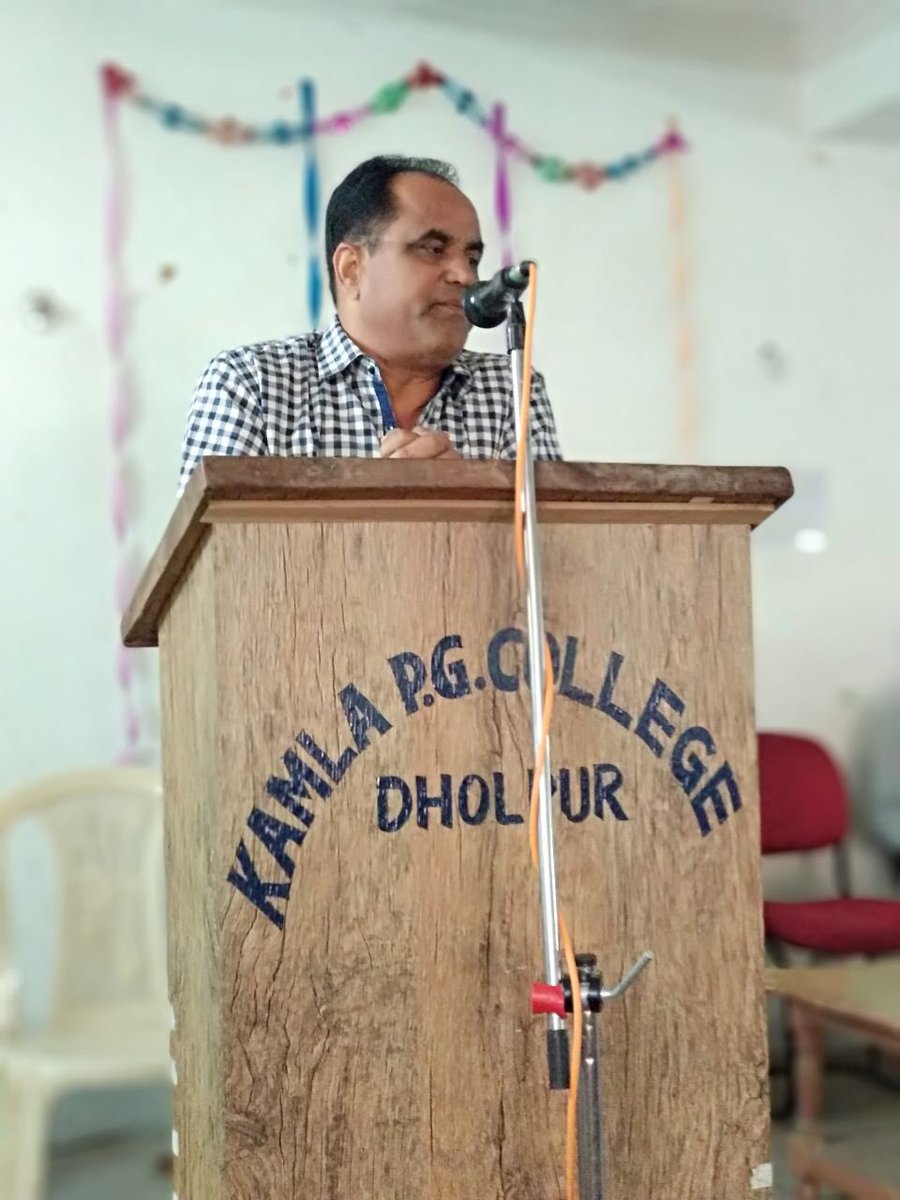 Kabaddithefilm's tweet photo. Here are the images of producer Hariom Sharma promoting #Kabaddi at Kamla P.G. College, Dholpur, #Rajasthan among the students. The response has been amazing! https://t.co/EMsoTP9zPz