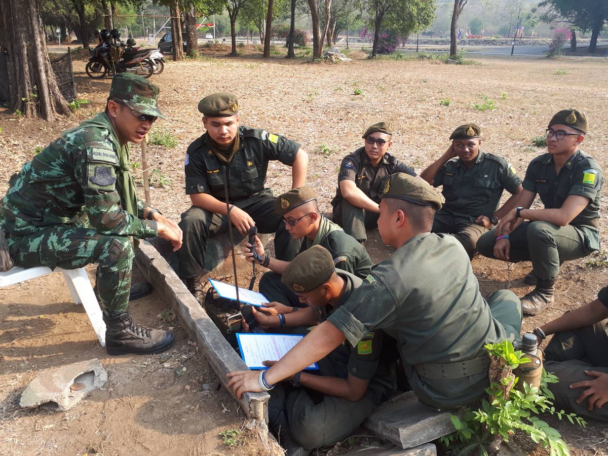 NMRSKSROTCS's tweet photo. คิดถึงรึเปล่า ?, เปล���่ยน.
#PRC77 #manpack #portable #VHF #FM #combatnet #XCVR #ROTCS #FieldExercise #NMRSKS #ฝึกภาคสนาม #นศท #นมรสกส https://t.co/ccUlwe2Z5d